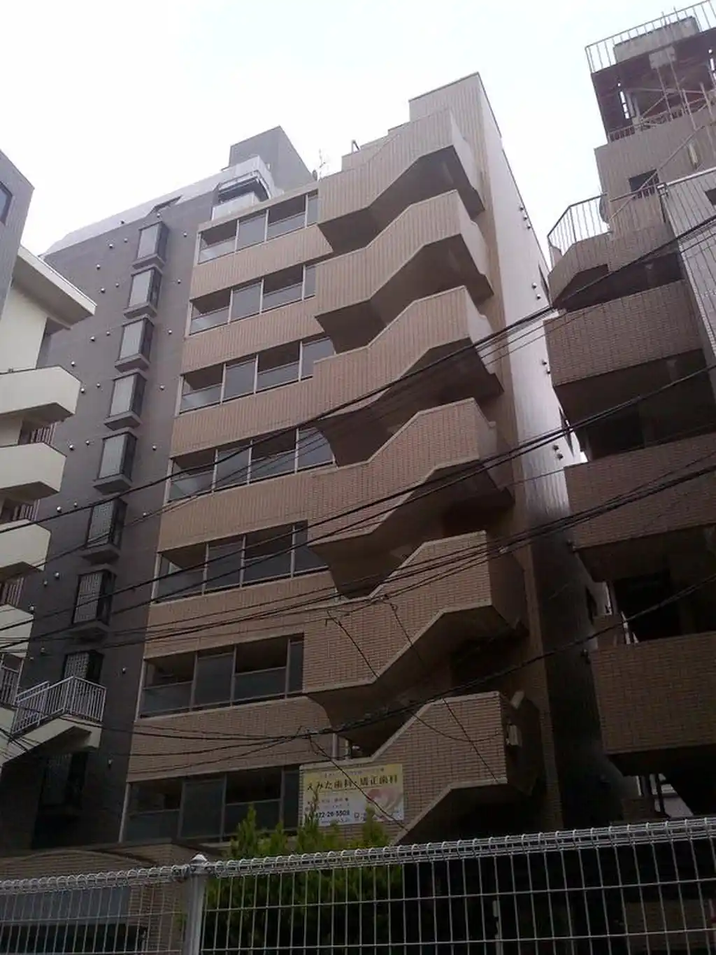 マドレーヌ三鷹 外観