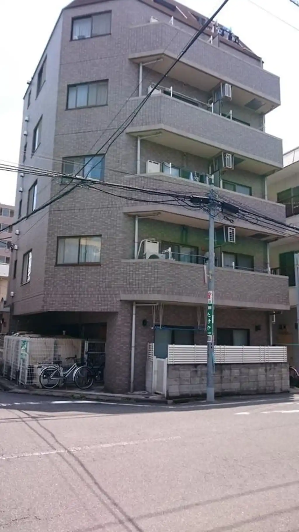 パインプレイス 外観