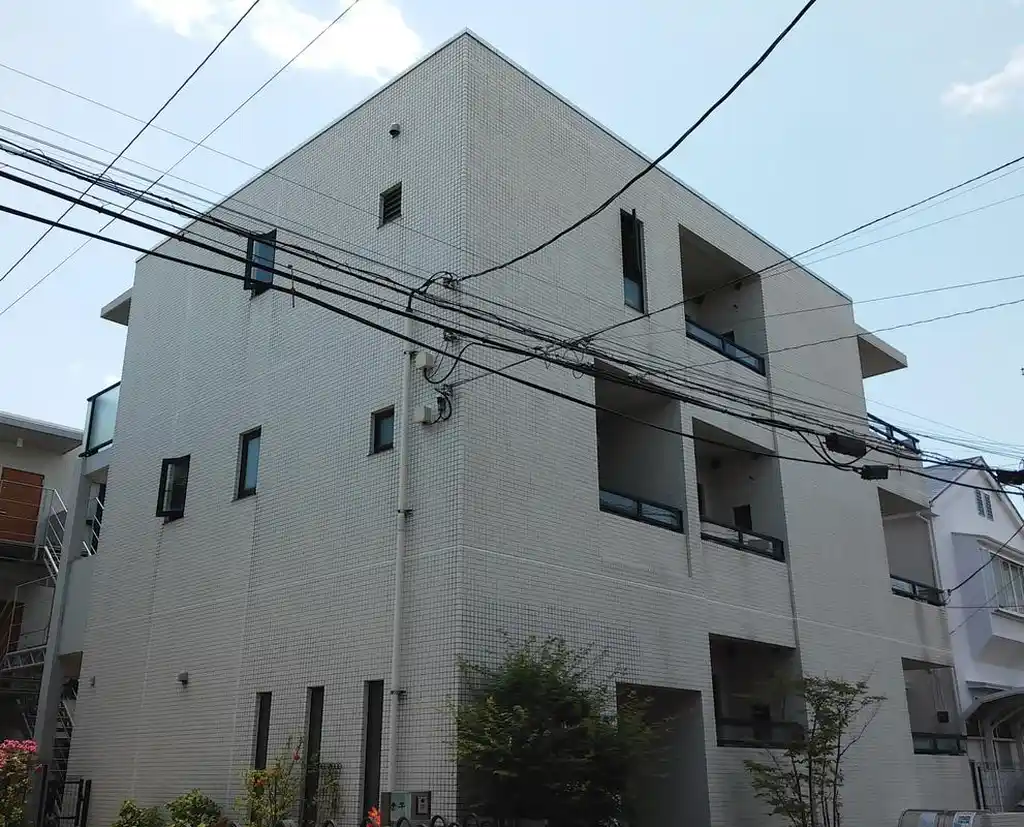 GRATES 外観