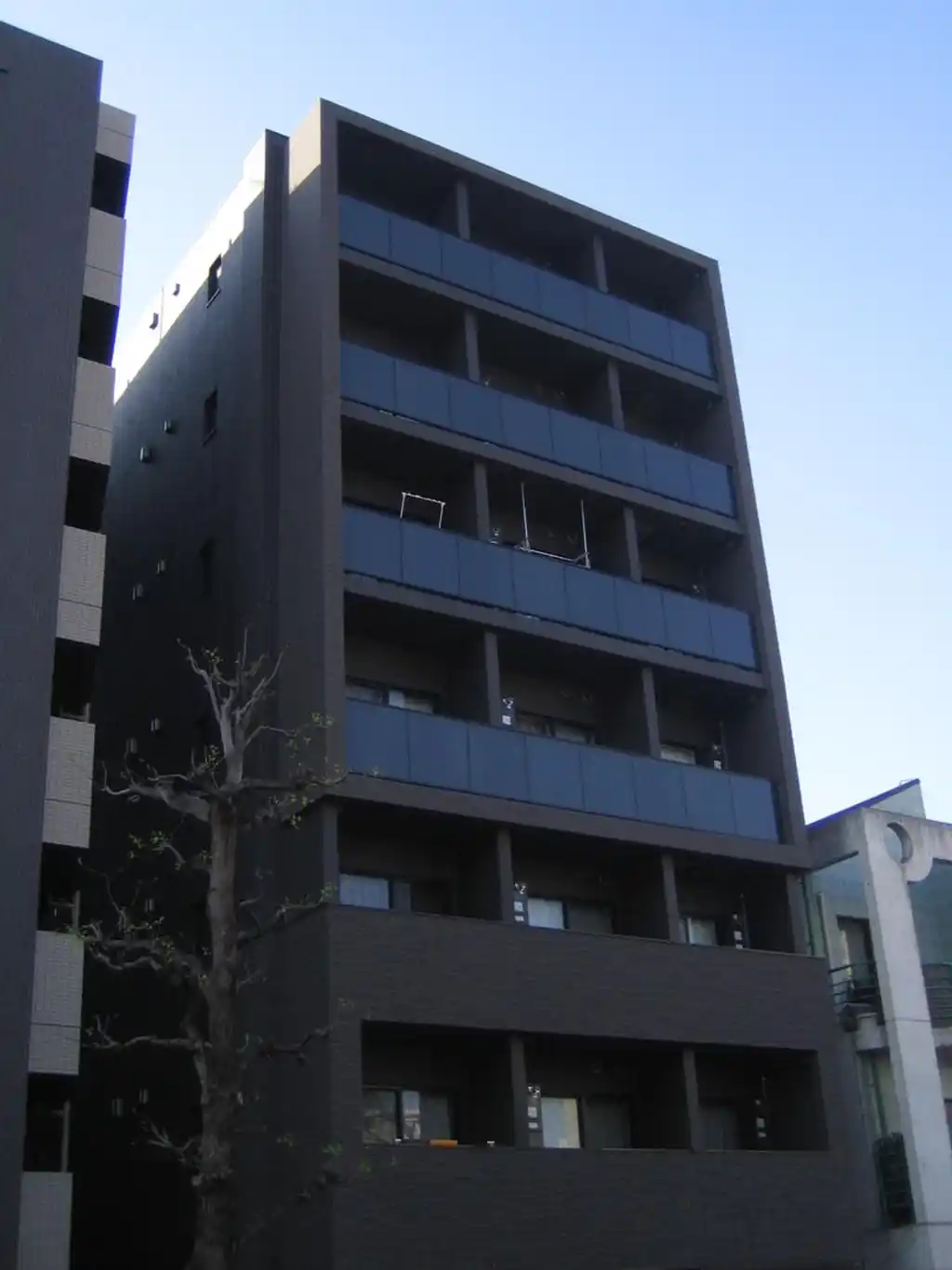 レア横濱天王町駅前通り 外観