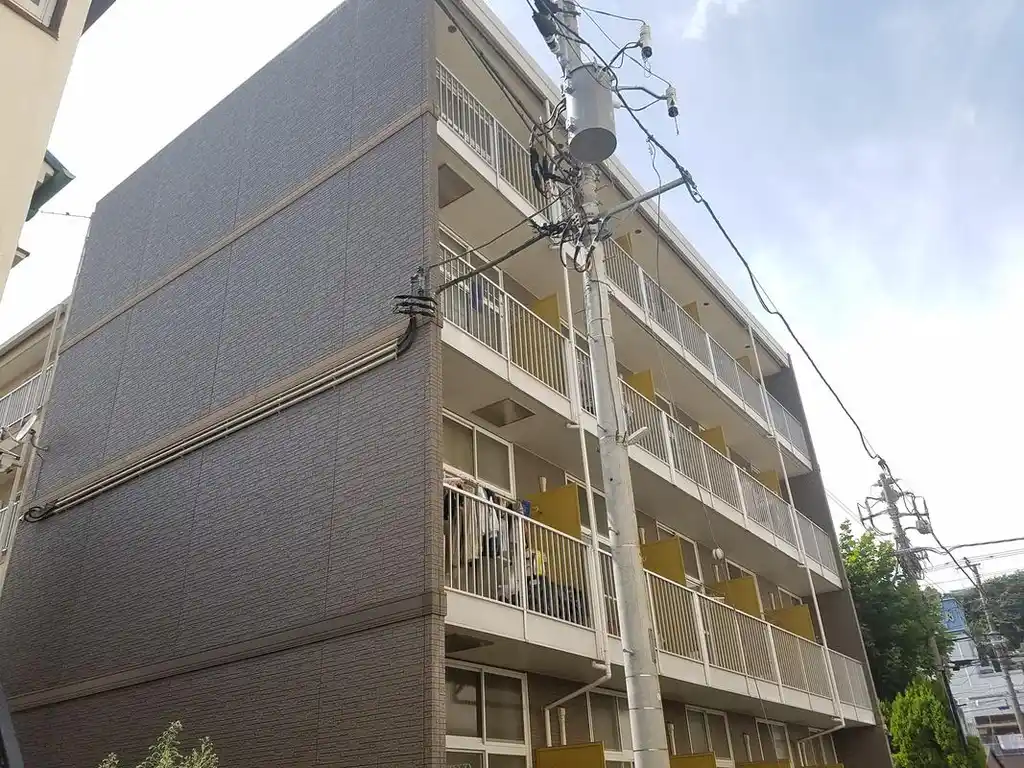 レオパレス楠2 外観