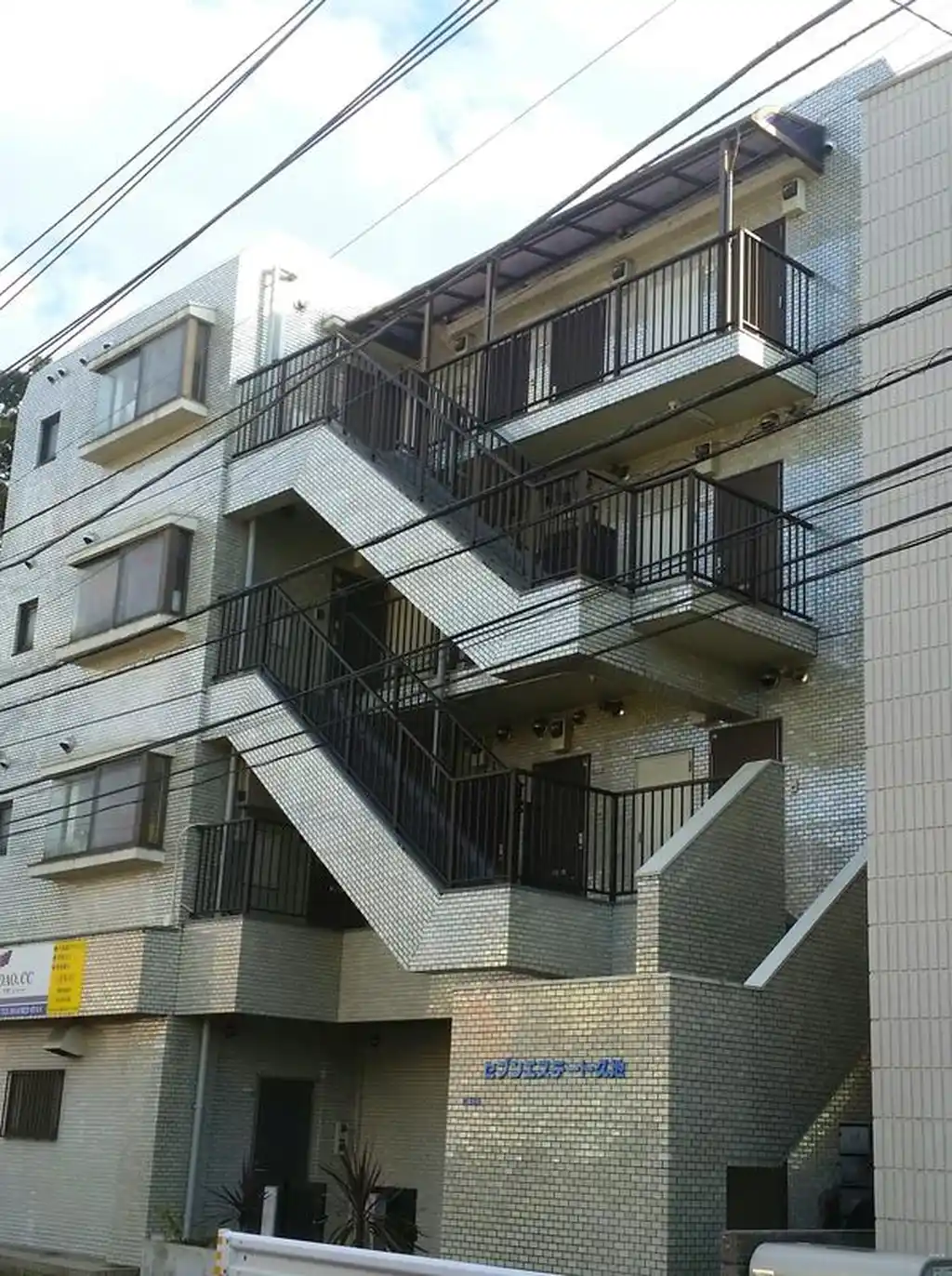 セブンエステート久地 外観