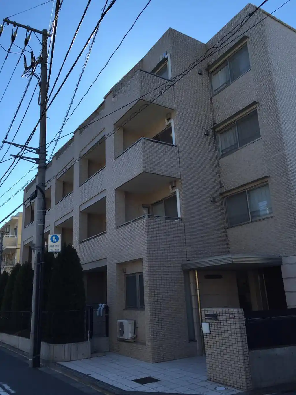 コントラーダ・ウノ 外観