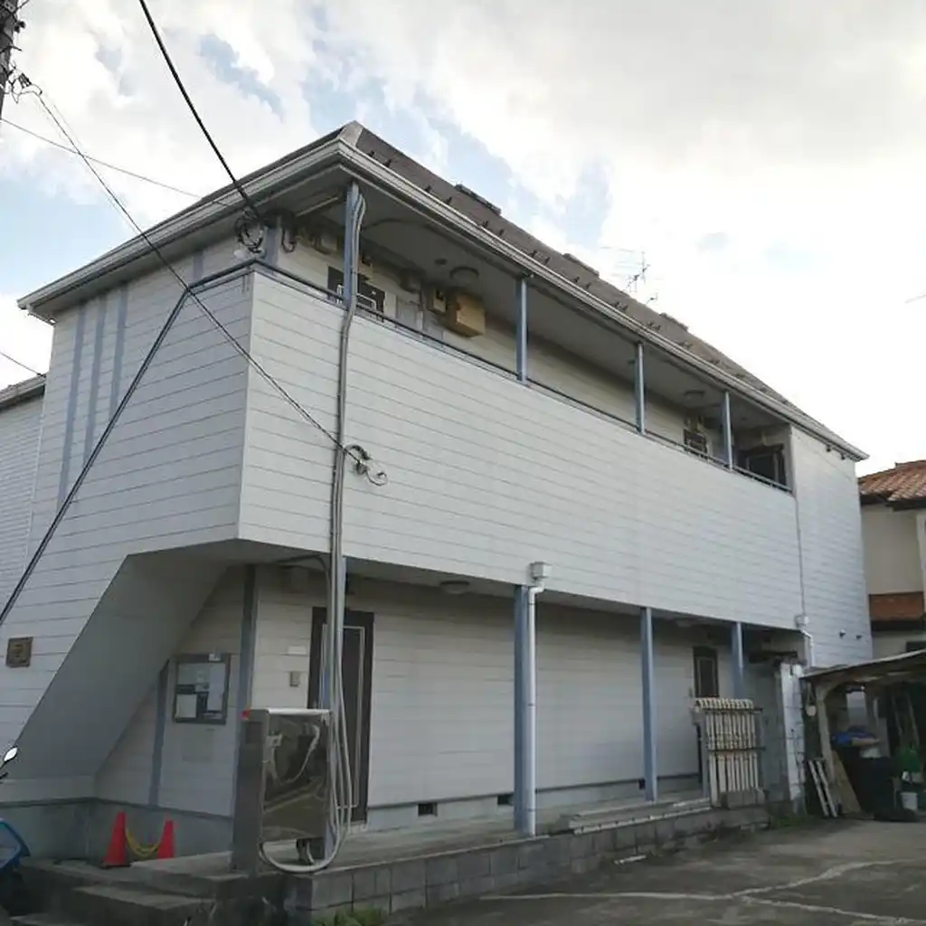 レオパレスアムール 外観