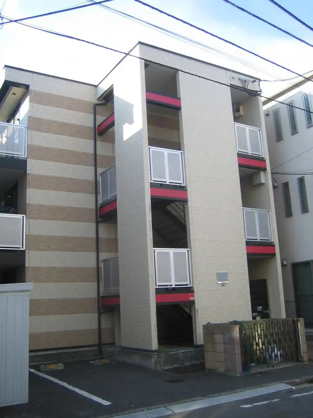 レオパレス大岡壱番館 外観