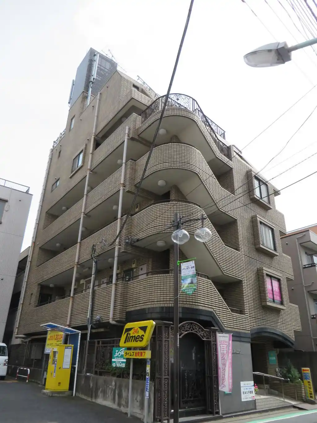 泉パラッツォ 外観