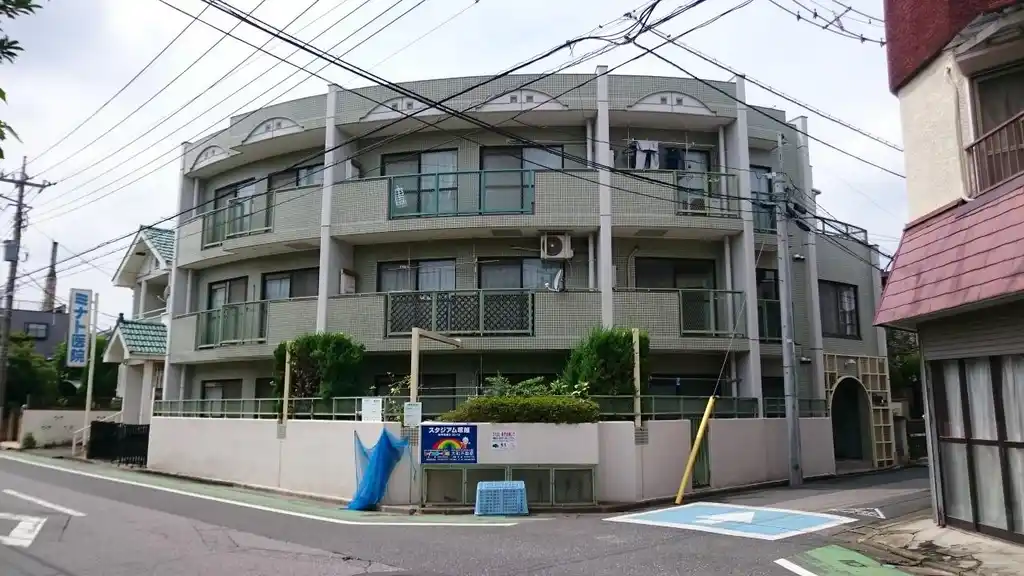 スタジアム塚越 外観