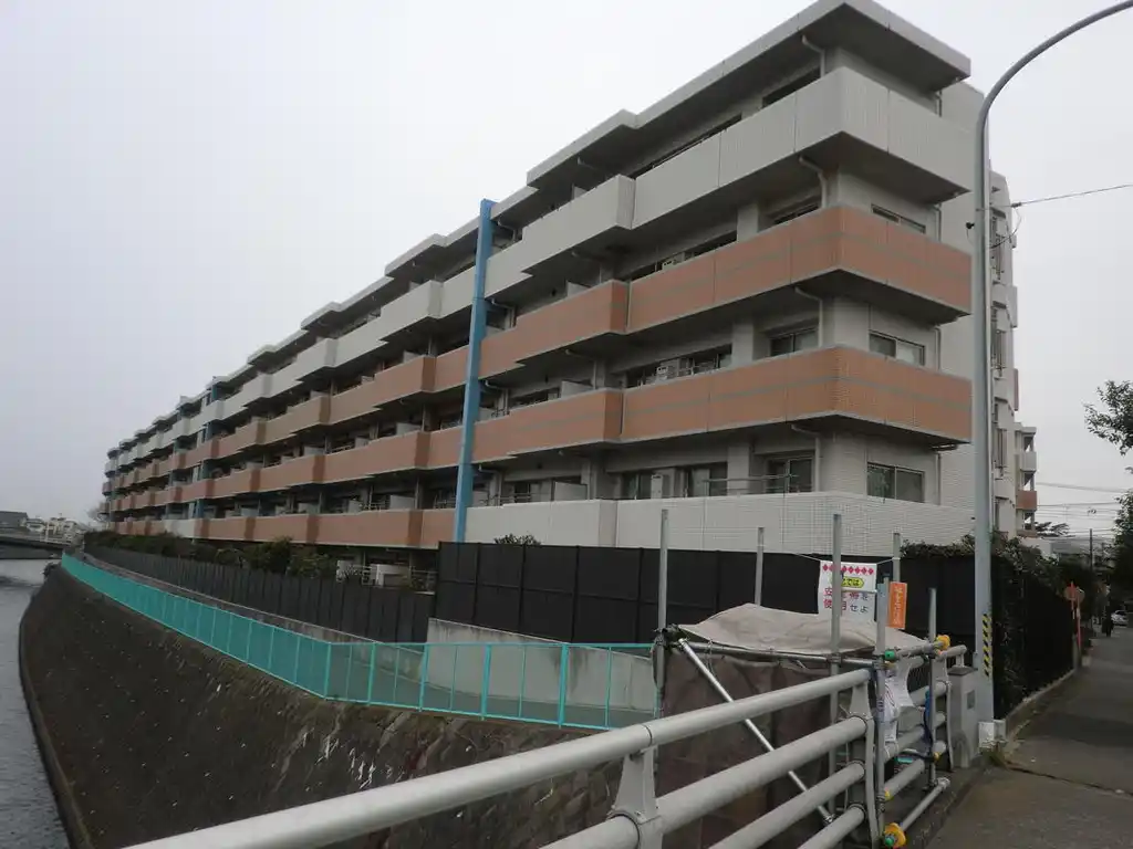 ライオンズステージ鵠沼グランヴァローレ 外観
