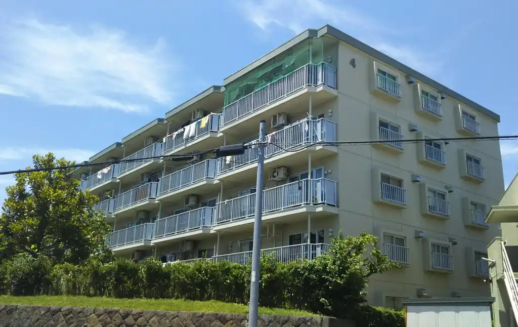 コーポ下鶴間4号棟 外観