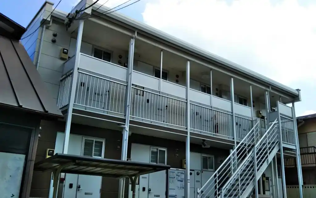 レオパレスカンパネラ 外観