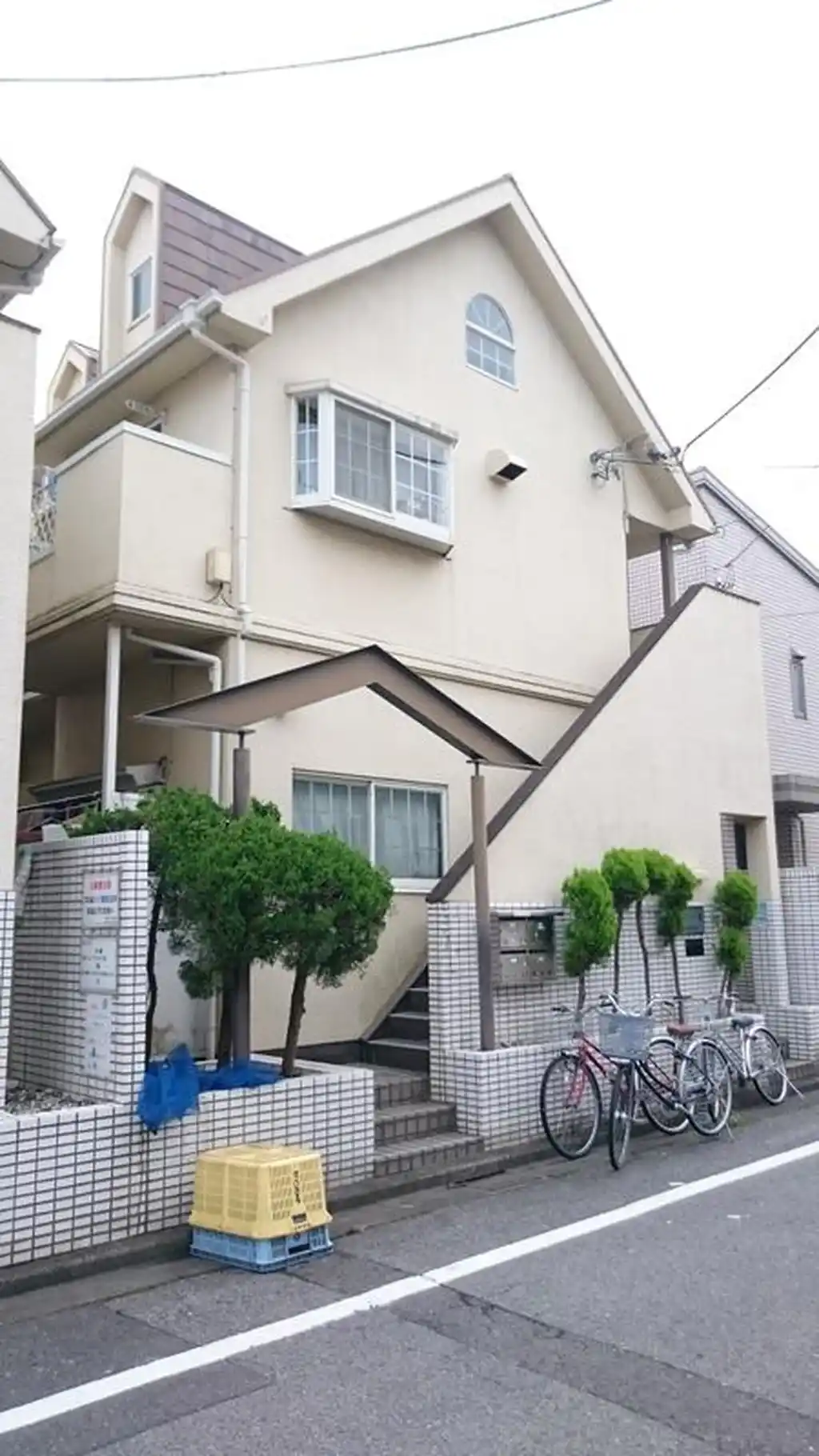 ラスール・イナIII 外観