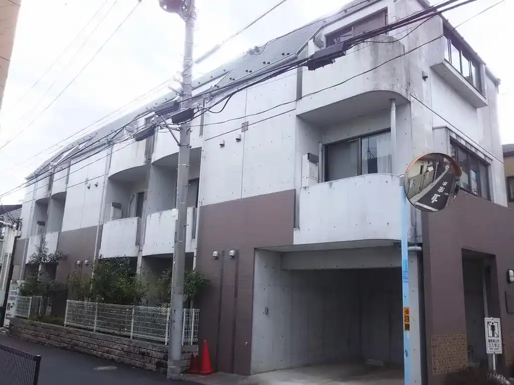 パープルリリー 外観