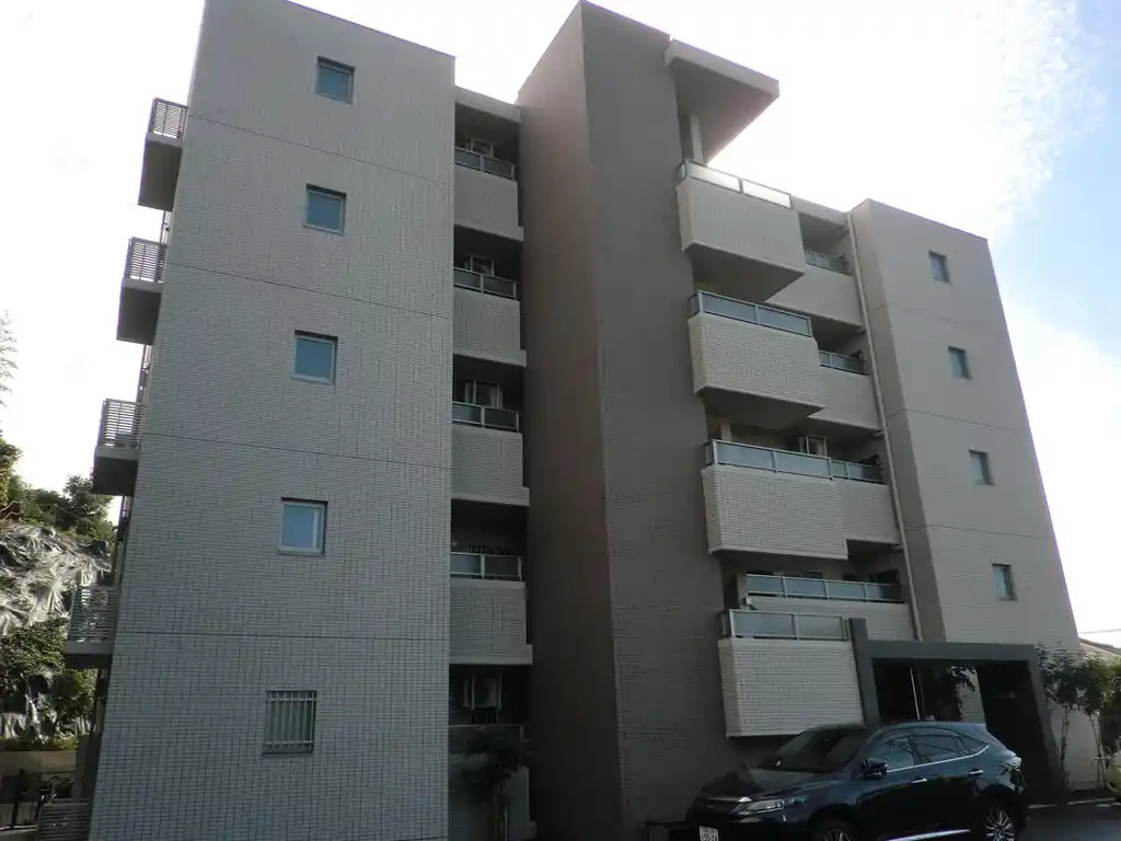 シャトーエミール 外観