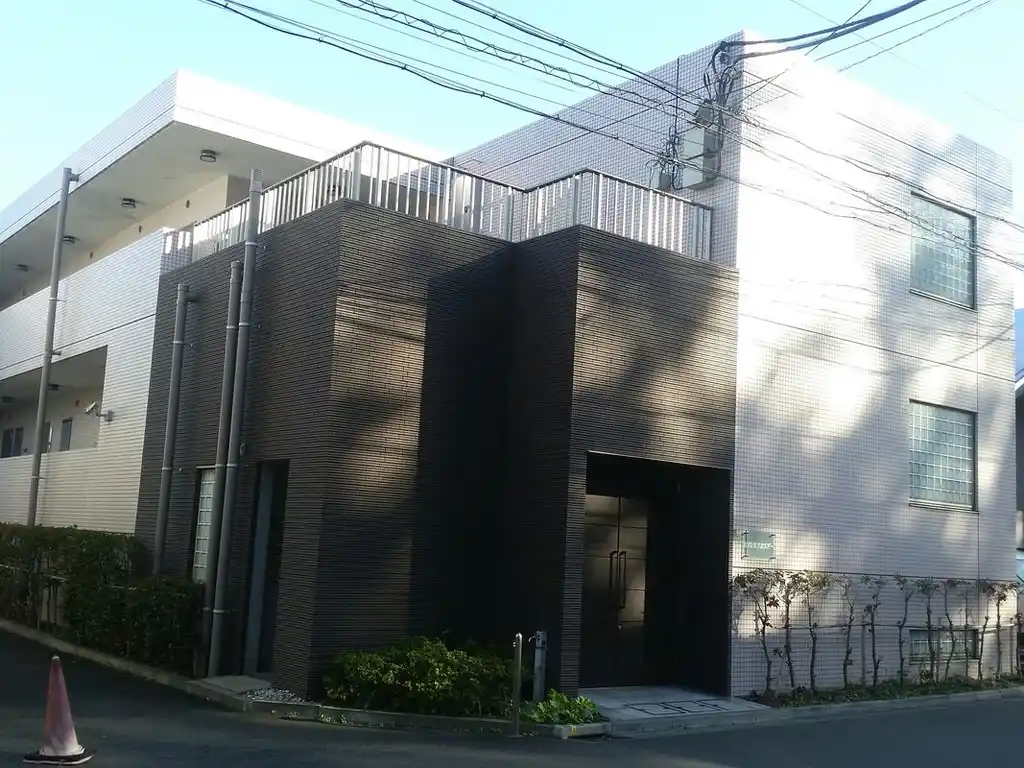IOMスクエアー 外観
