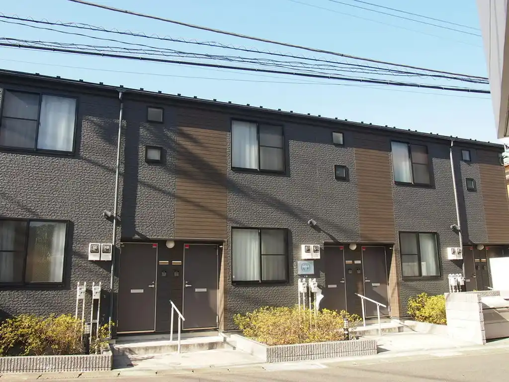 レオネクストルナ 外観