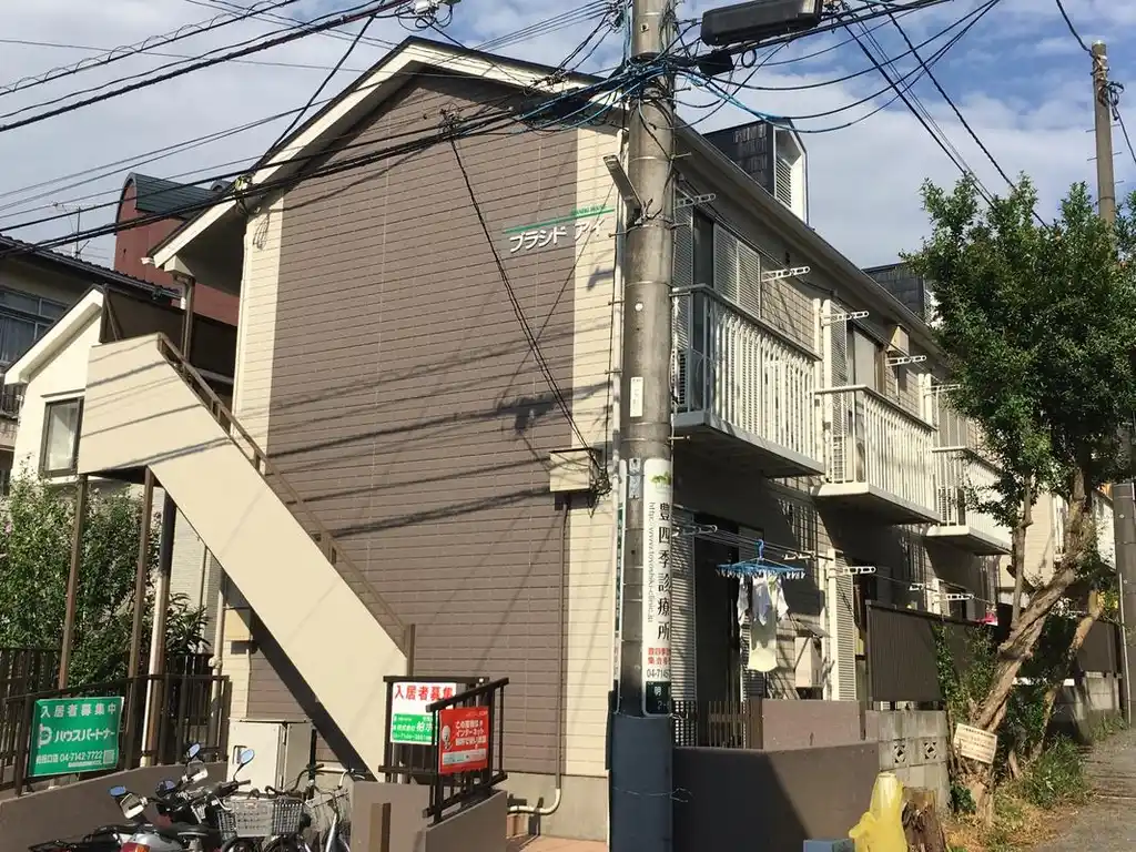 プラシド アイ 外観