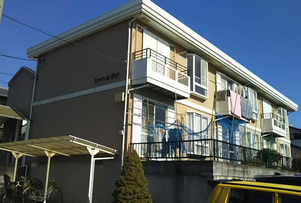 シャトル中山 外観