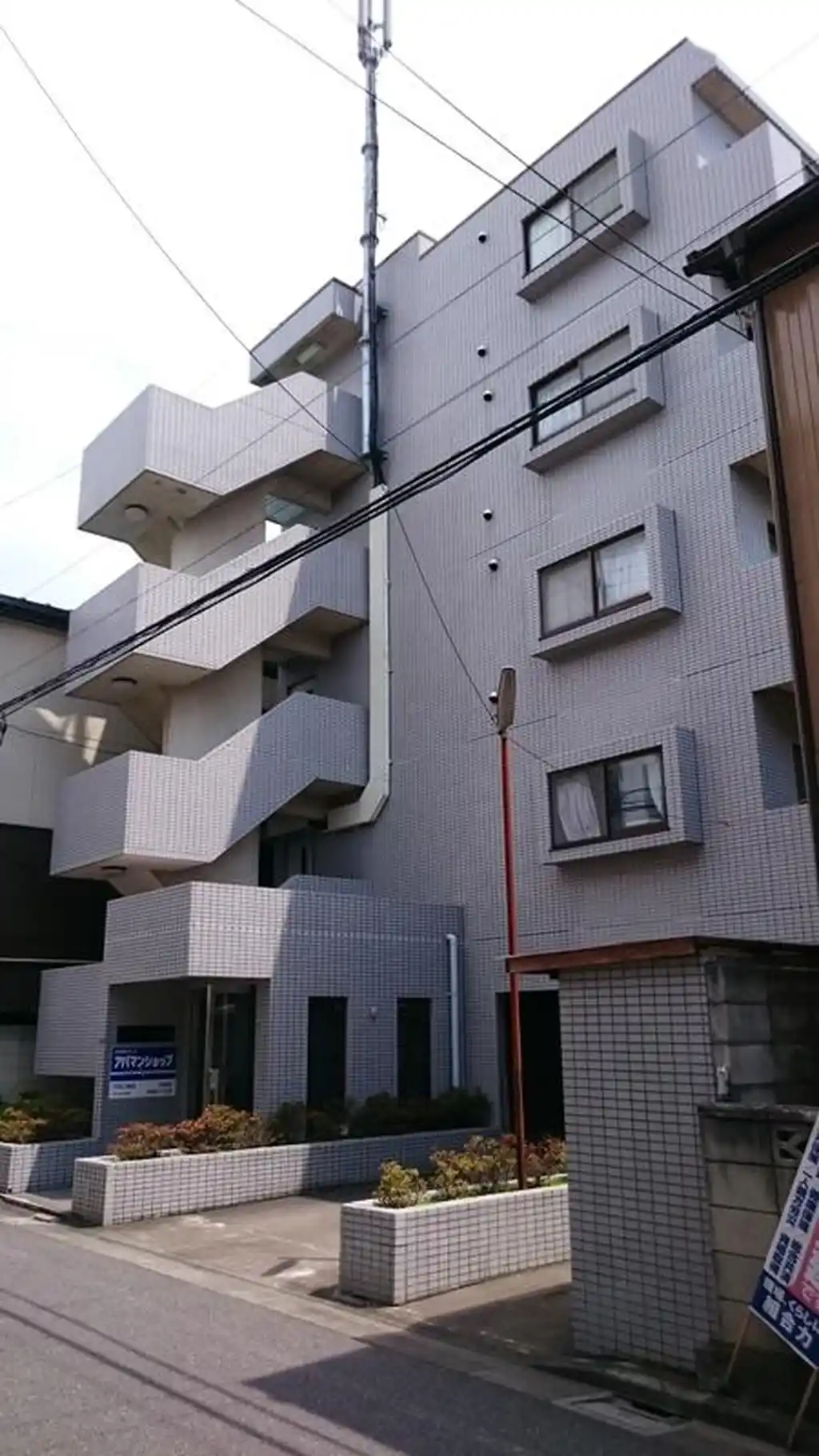 エステ戸田公園 外観