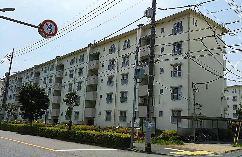 UR都市機構神代団地14号棟 外観