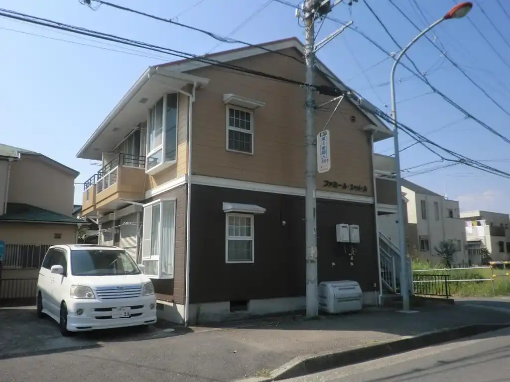 ファミールシャトル 外観