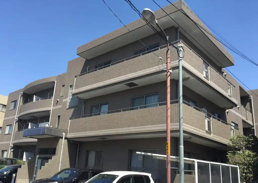 プラウトン 外観
