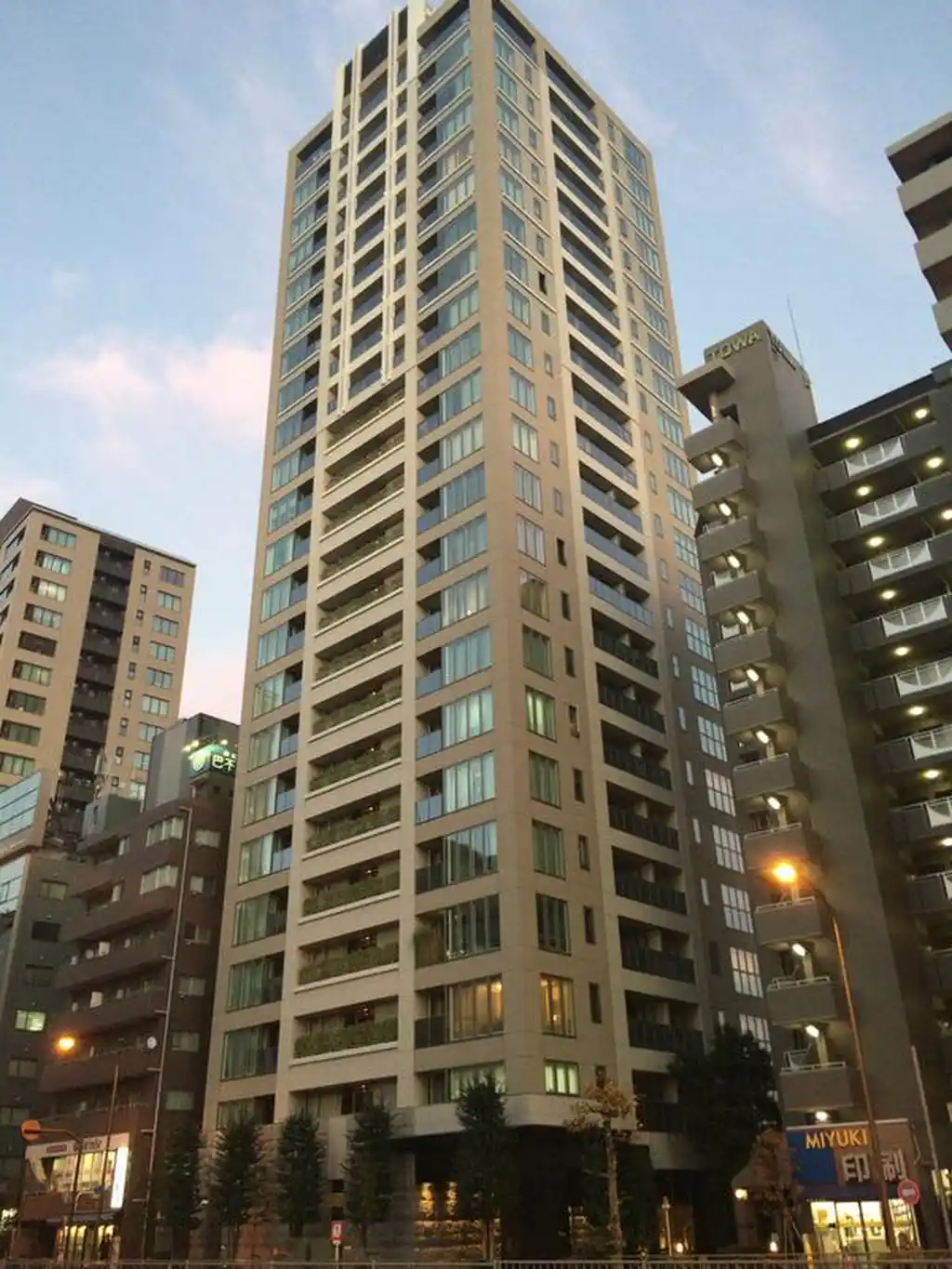 プラウドタワー高輪台 外観