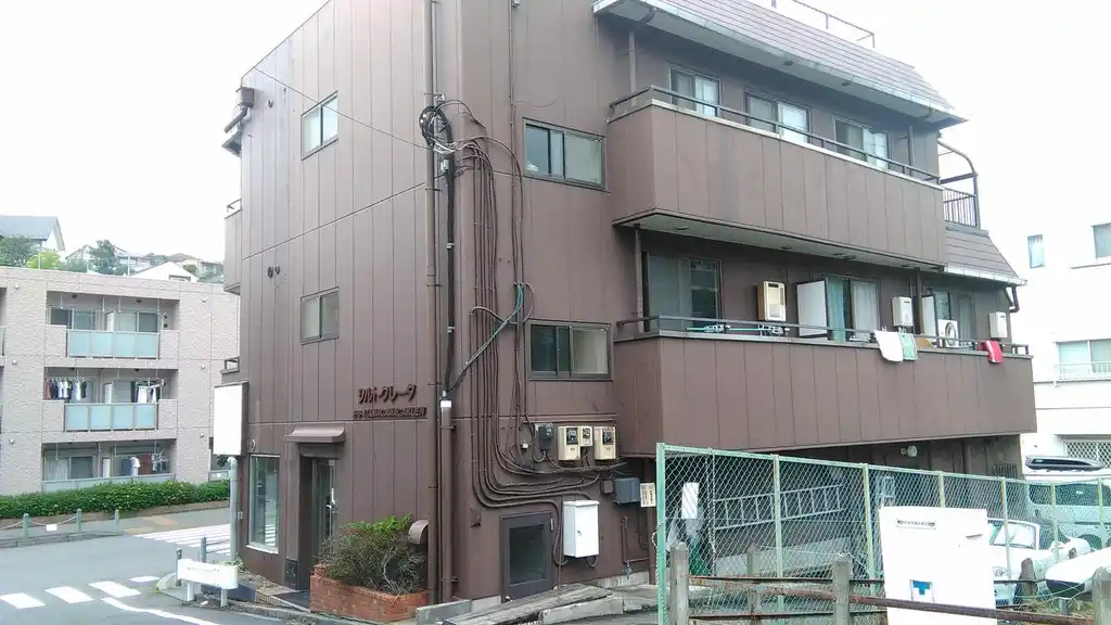 シルトクレーター 外観
