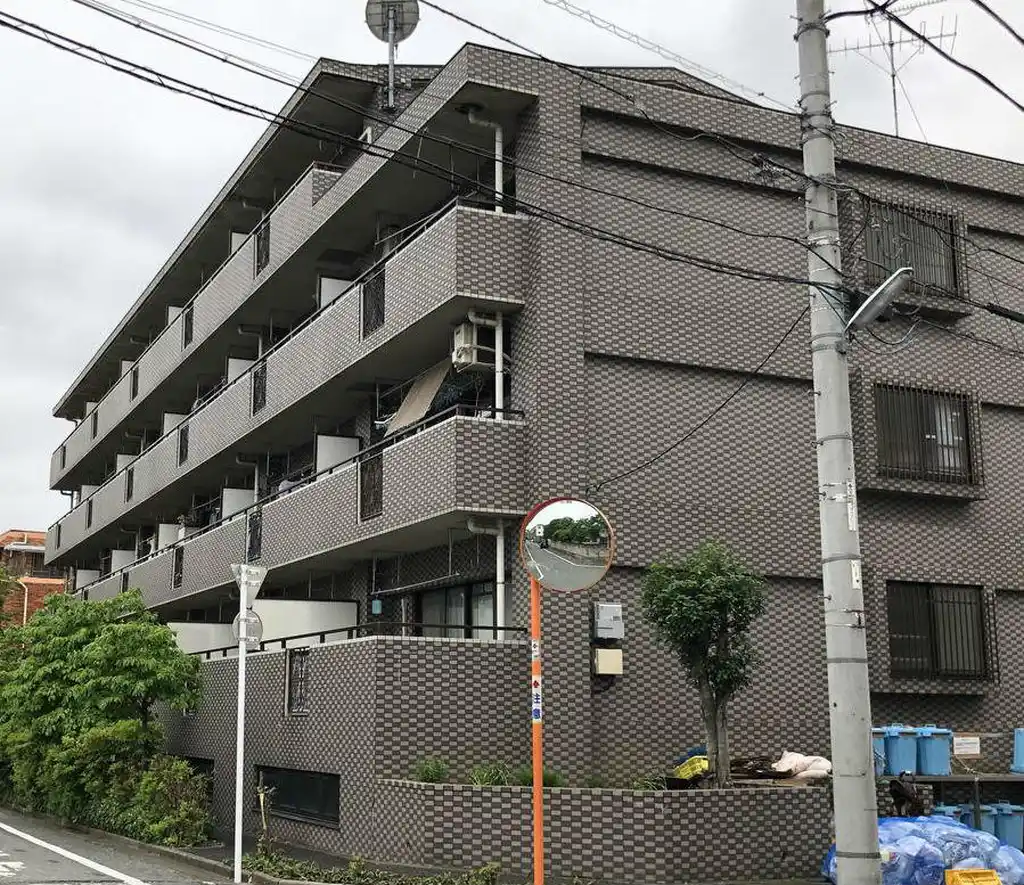 クリスタル23 外観