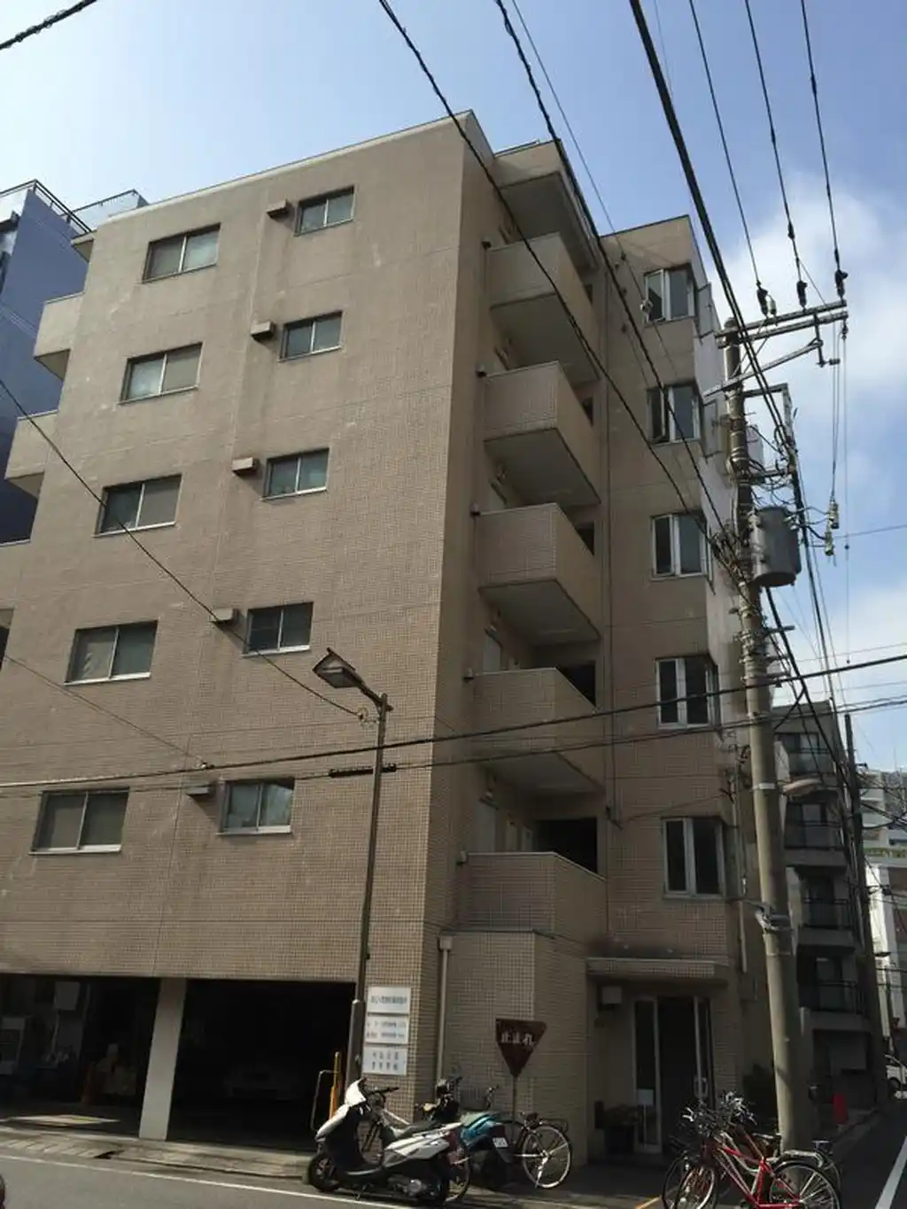モンプチ 外観
