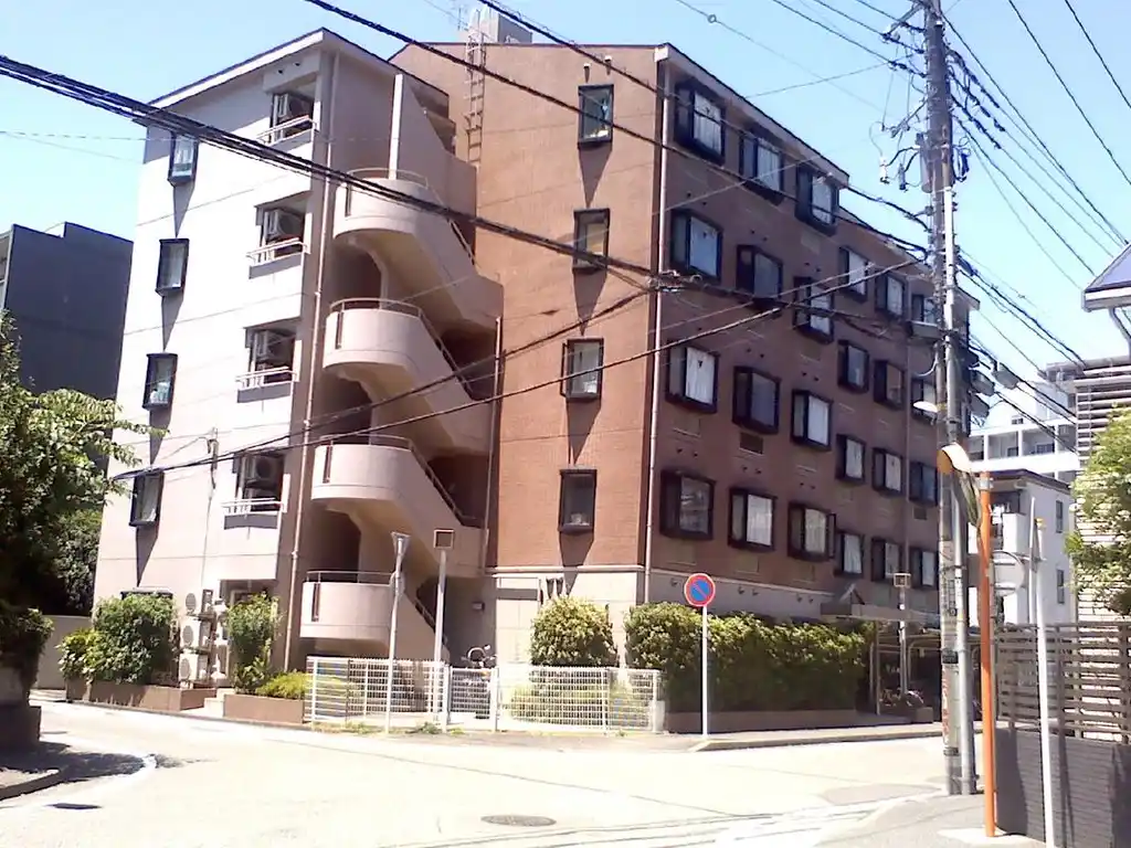 エイムサガミ 外観