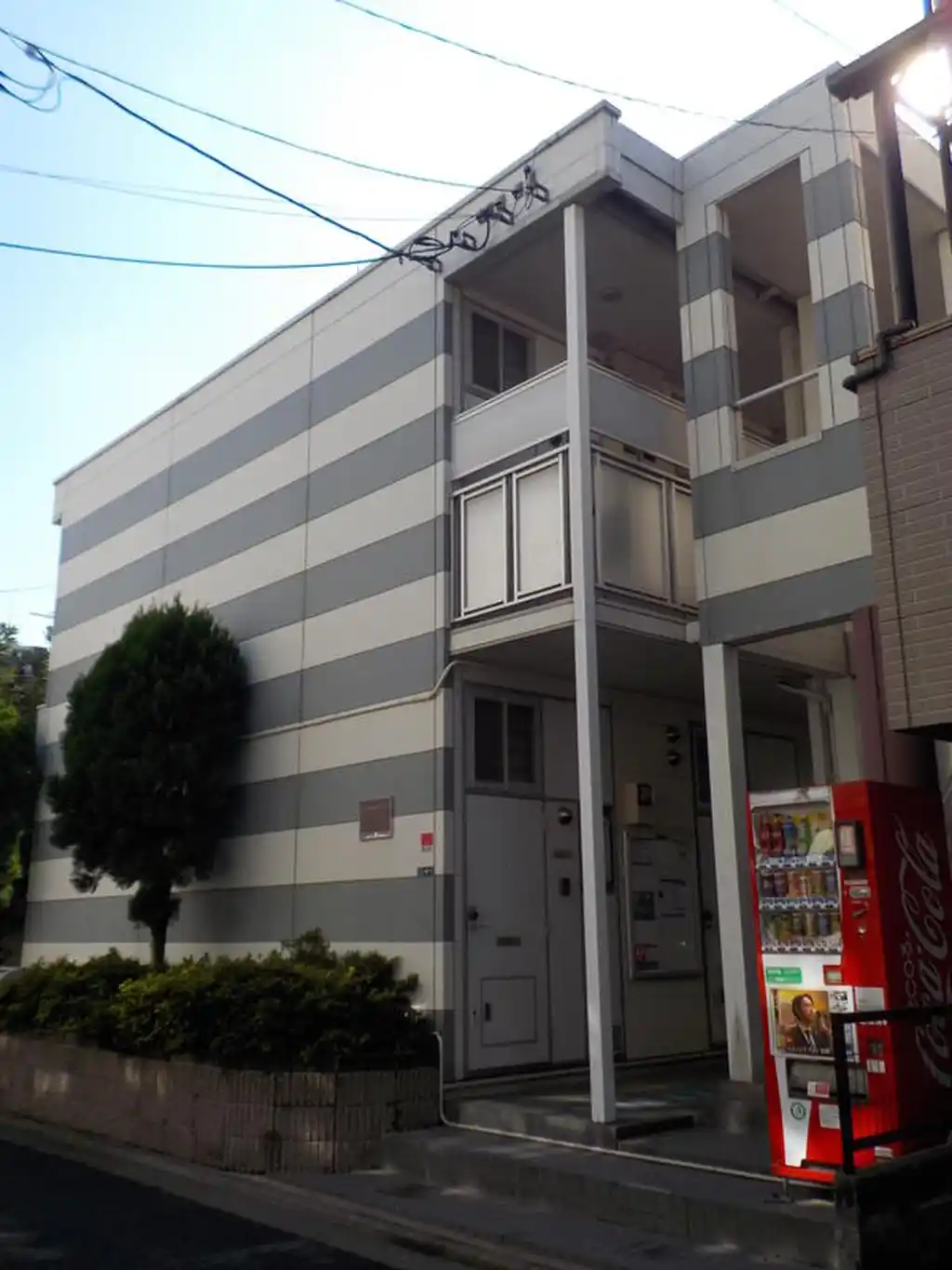 レオパレス山中 外観