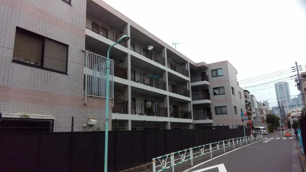 シャングリラ代々木 外観