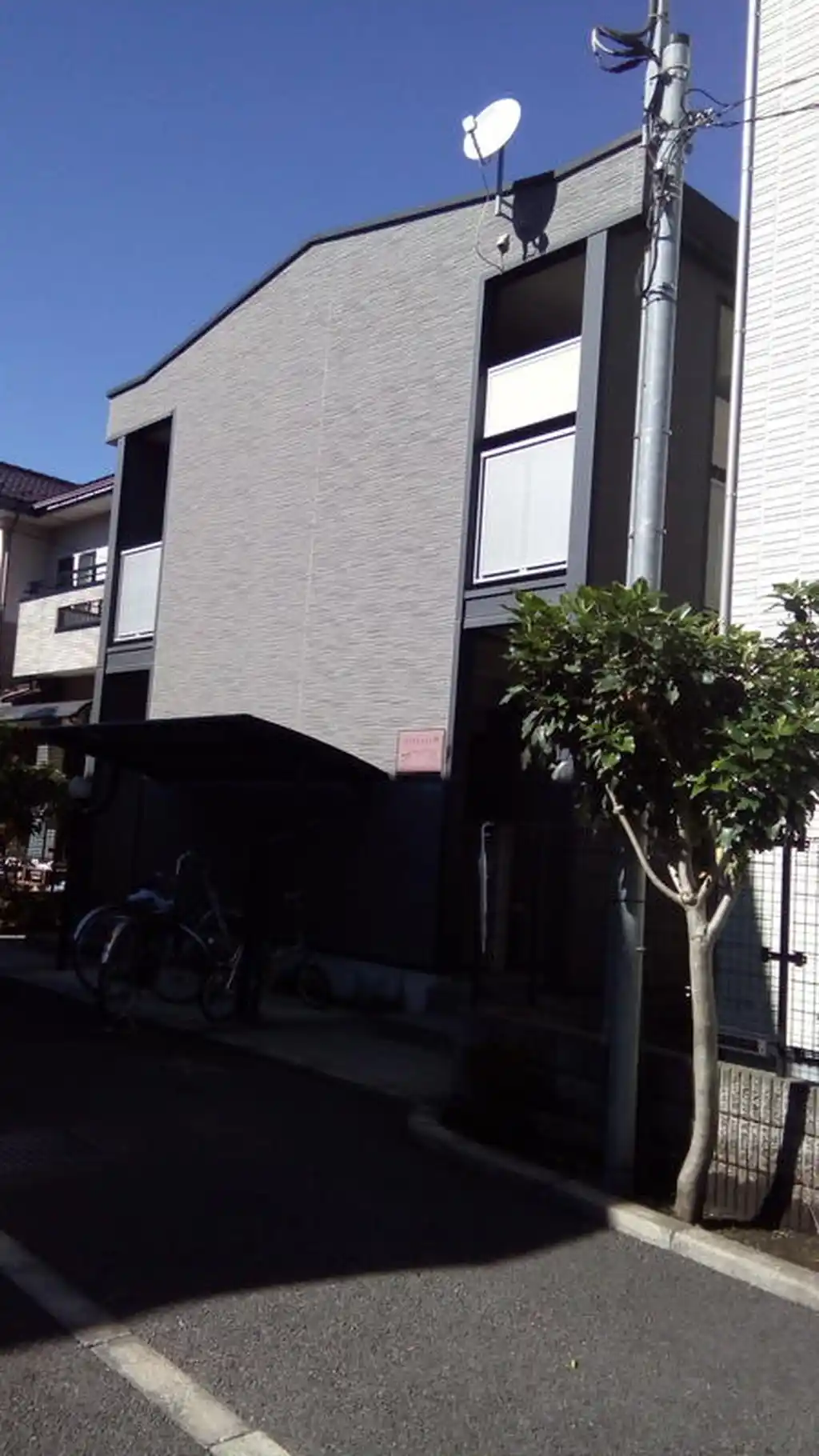 レオパレスセルーナ 外観