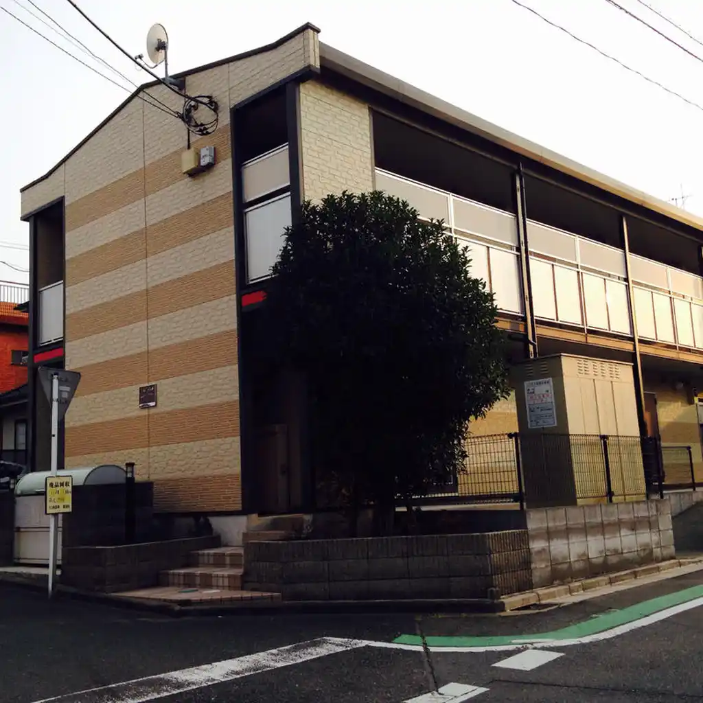 レオパレスワカホ 外観