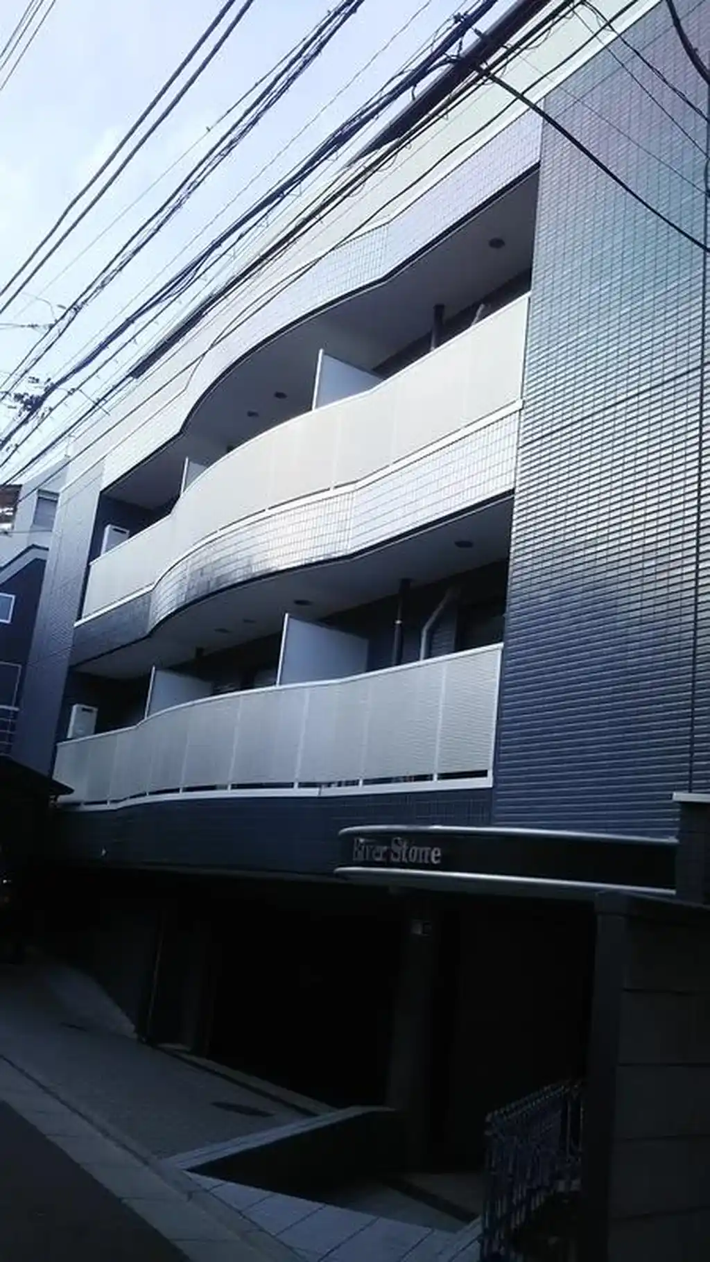 リバーストーン 外観