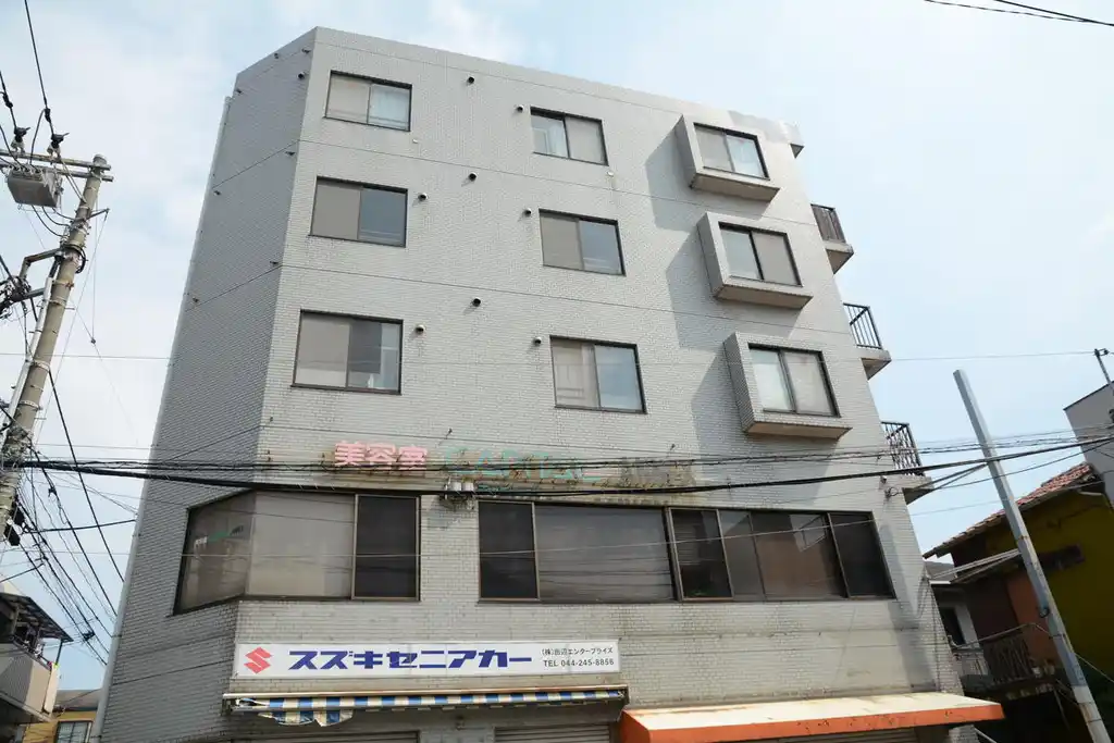 マドローダム 外観