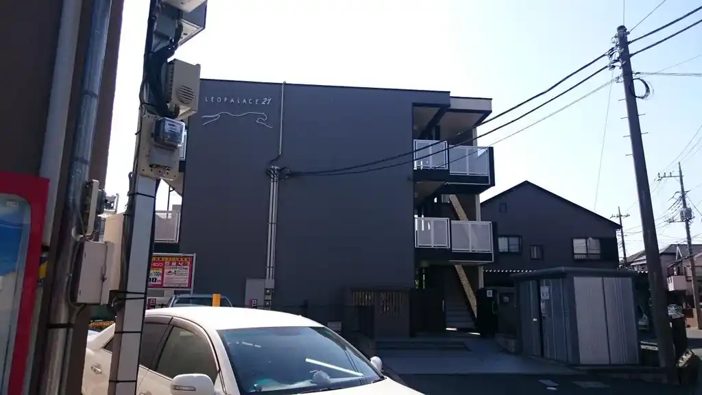 レオパレスアルファード 外観