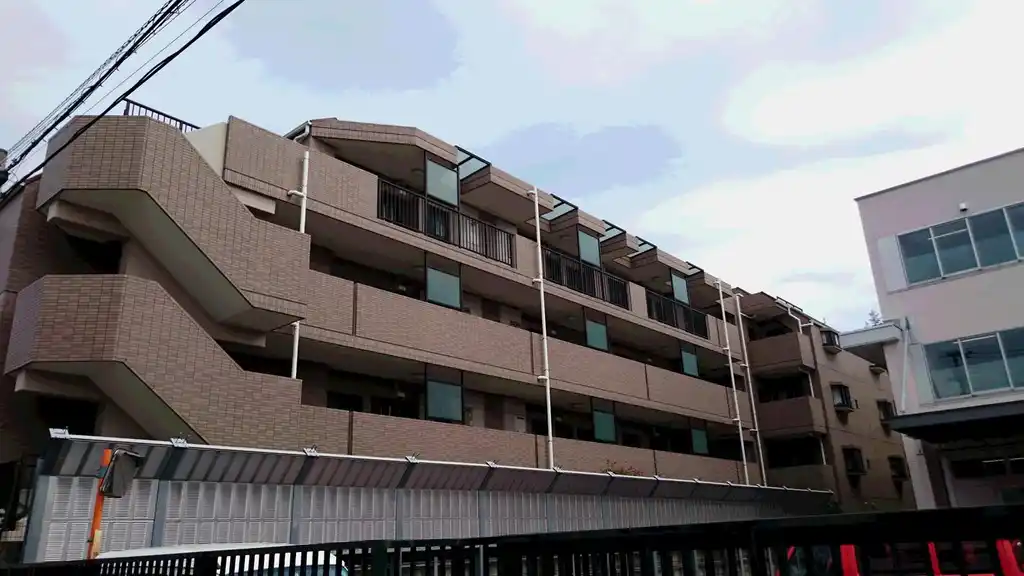 ライオンズマンション国立さくら通 外観