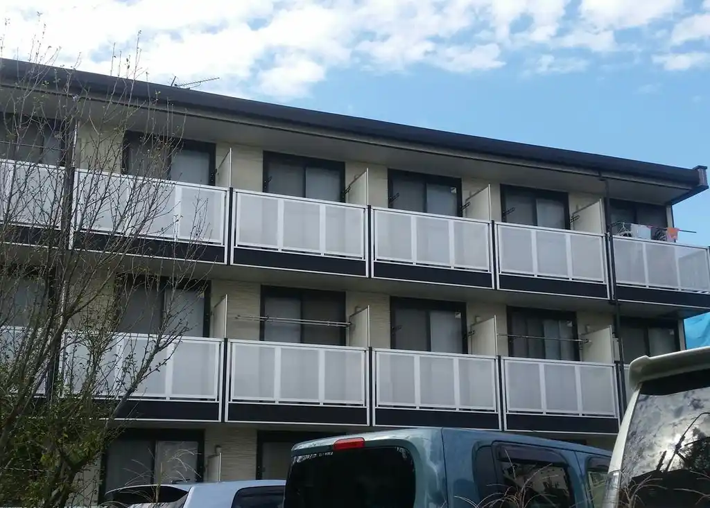 レオパレスアーバン向丘II 外観