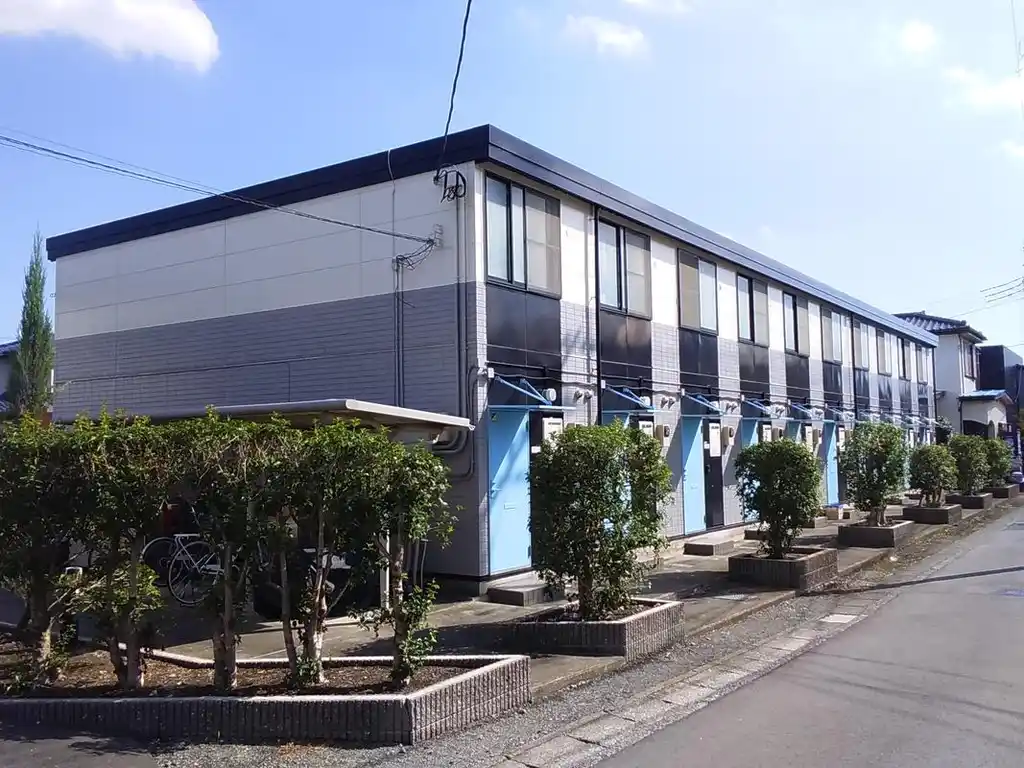 レオパレスアゼリア 外観
