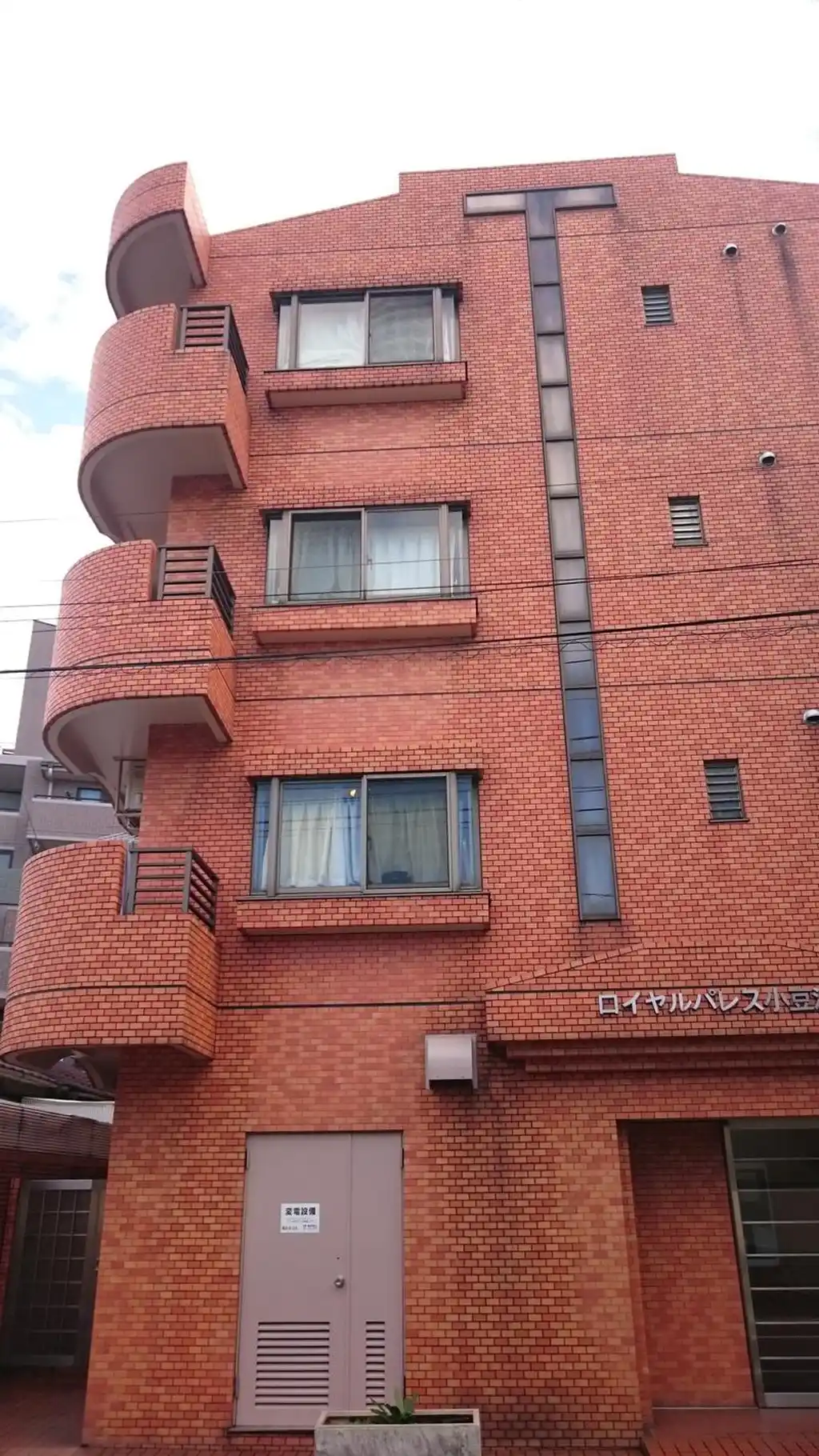 ロイヤルパレス小豆沢 外観