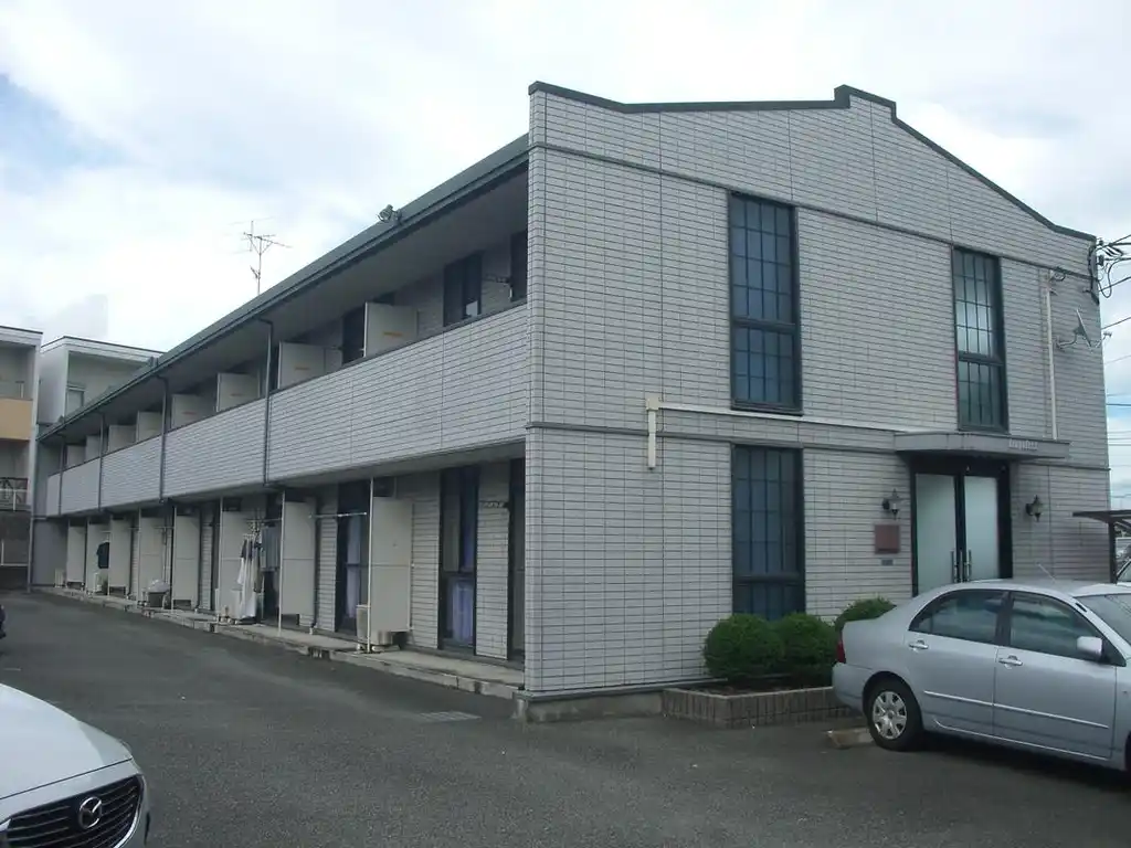 レオパレスシャンテ四之宮 外観