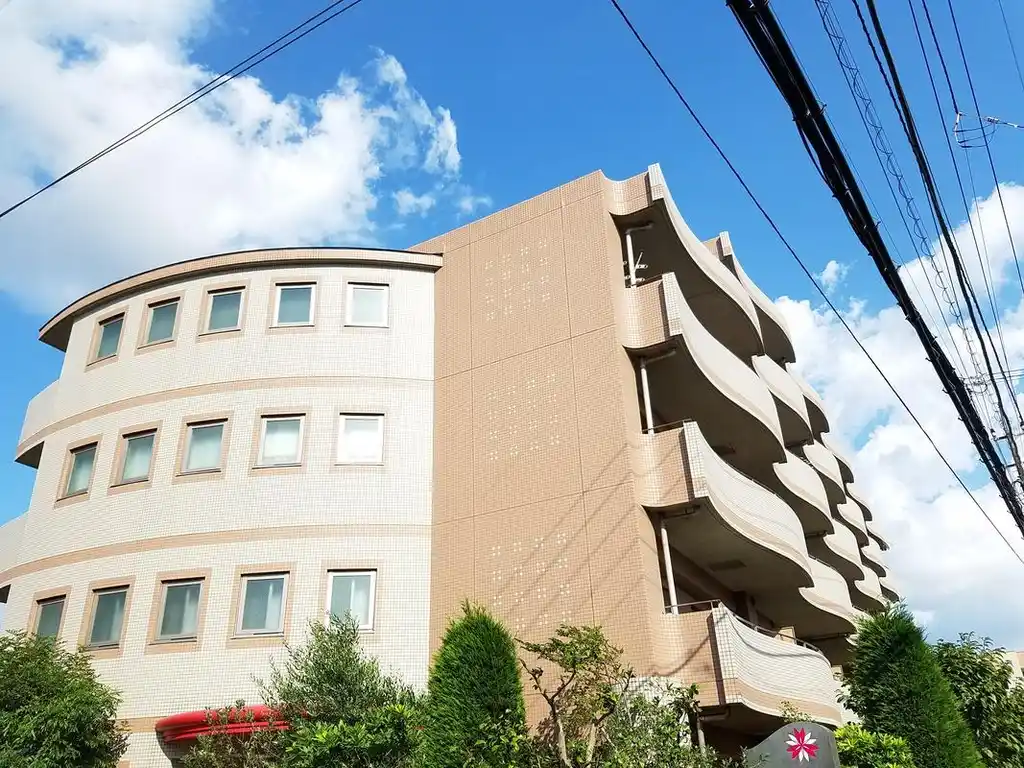 クイーンズパレス2 外観