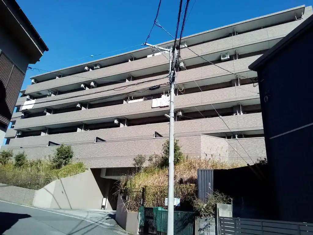 ライオンズマンション東寺尾ヒルズ 外観