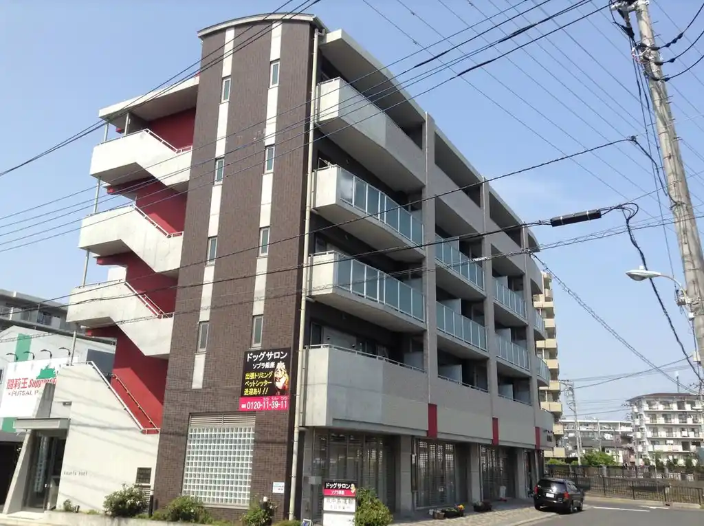 カウニスコティ 外観