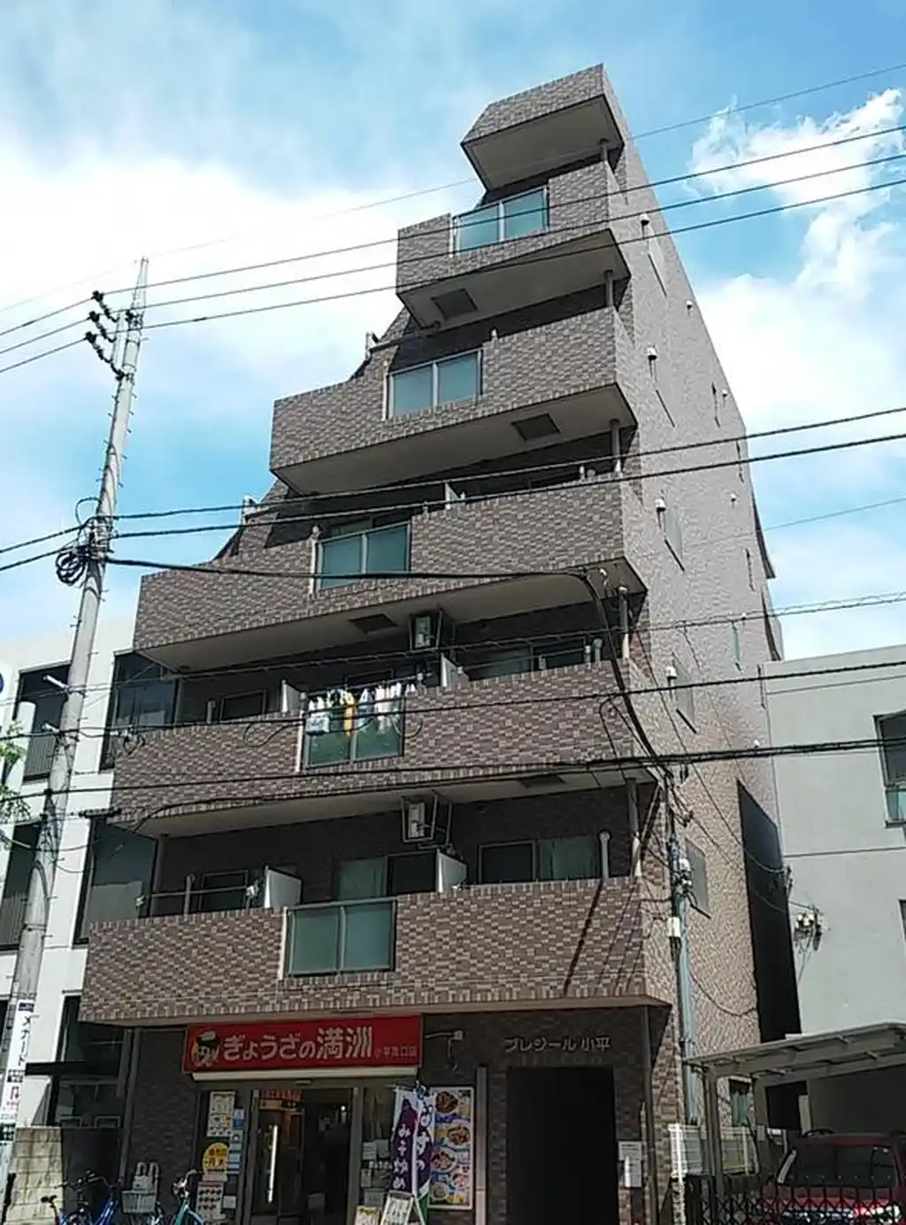 プレジール小平 外観