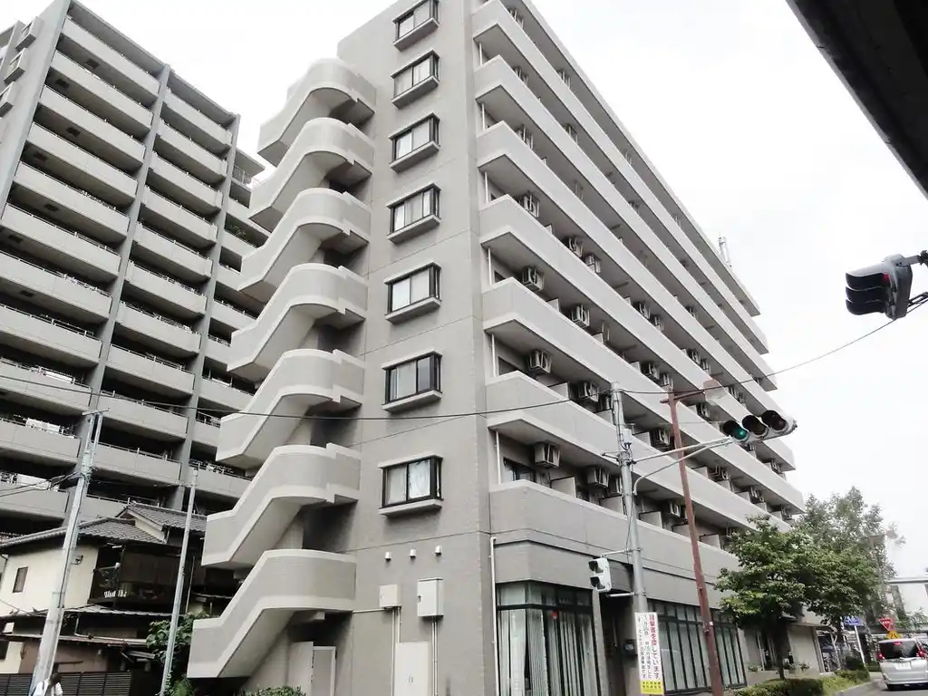 ライオンズシティ浦和常盤 外観