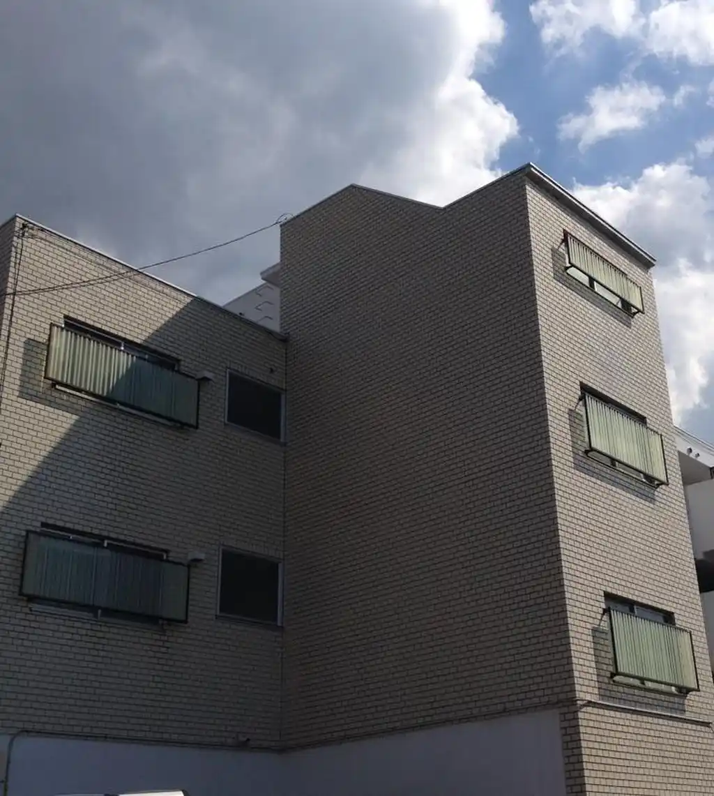 デラこもね 外観