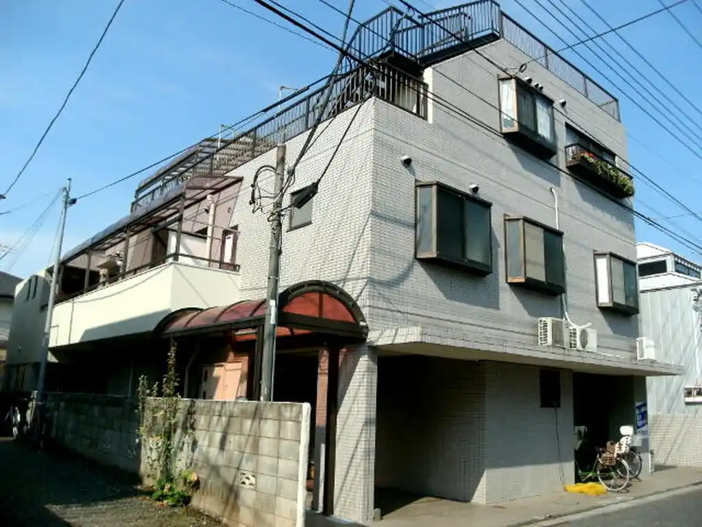 カドーロ滝山 外観