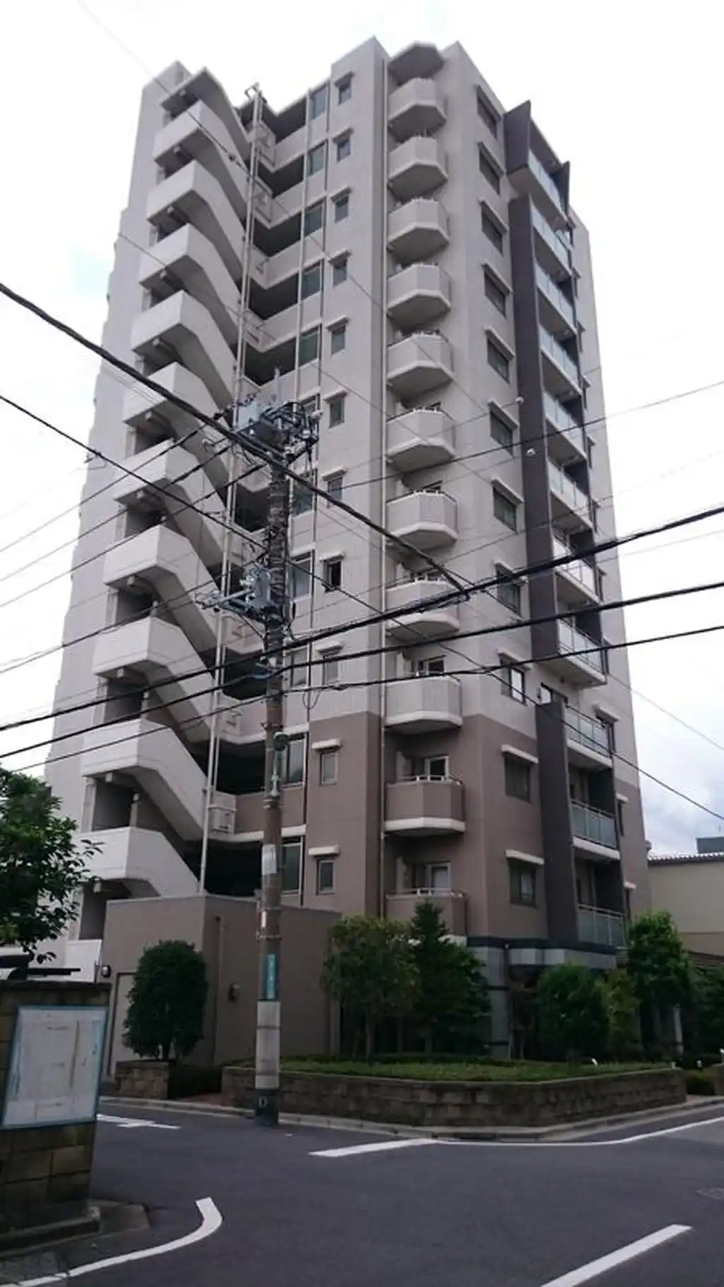 アーデル川口レヴァリエ 外観
